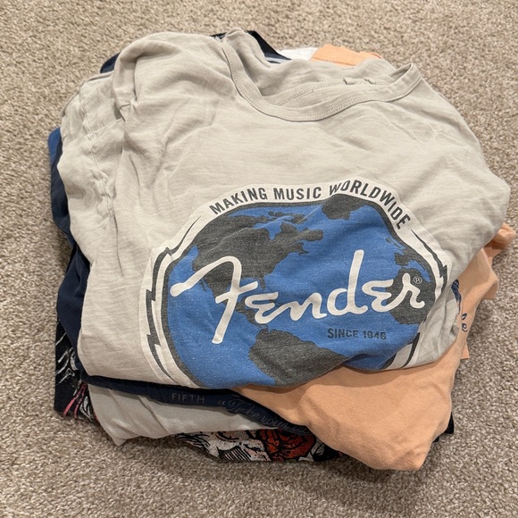 13 t-shirts name brands include lucky salt life etc - Picture 1 of 14